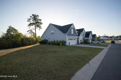 6033 Sand Ridge Avenue Wilmington NC 28409