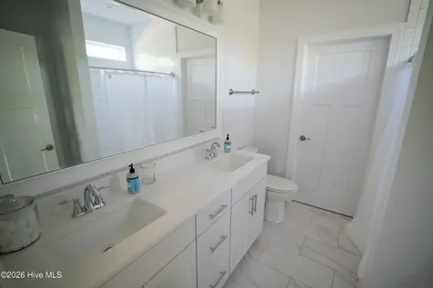 6033 Sand Ridge Avenue Wilmington NC 28409
