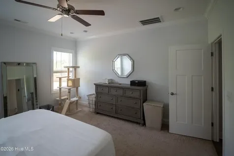 6033 Sand Ridge Avenue Wilmington NC 28409