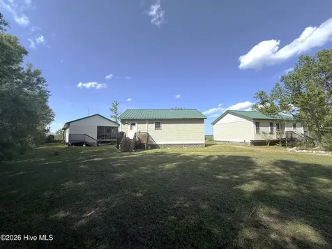 123 Lasseters Landing Columbia NC 27925