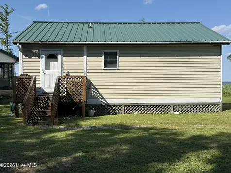 123 Lasseters Landing Columbia NC 27925