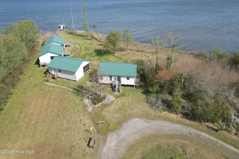 123 Lasseters Landing Columbia NC 27925