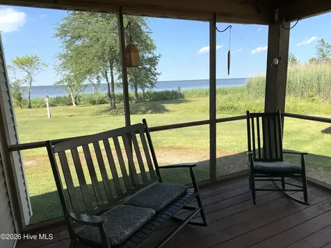 123 Lasseters Landing Columbia NC 27925