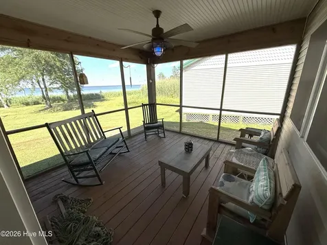 123 Lasseters Landing Columbia NC 27925