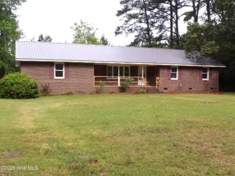 3304 Tar Landing Road Williamston NC 27892