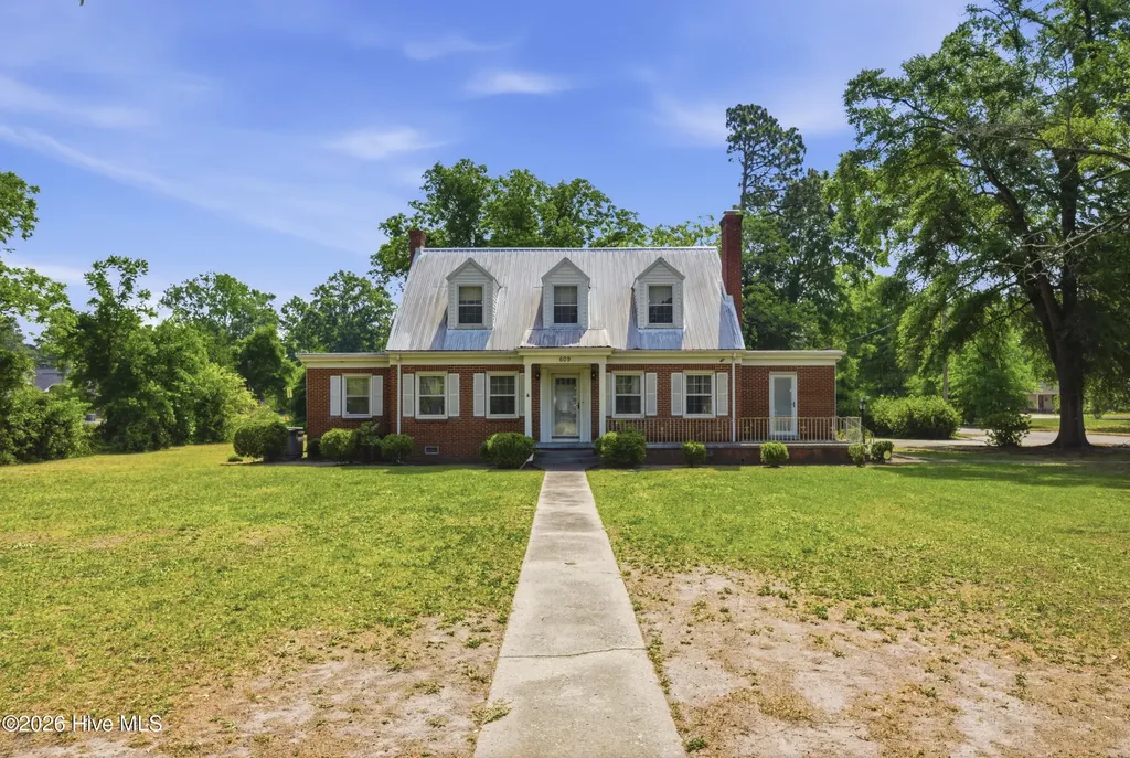 609 S Main Street Red Springs NC 28377