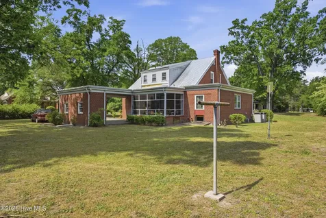 609 S Main Street Red Springs NC 28377