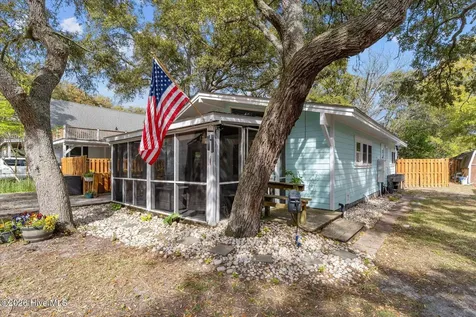 104 SE 5th Street Oak Island NC 28465