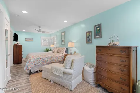104 SE 5th Street Oak Island NC 28465