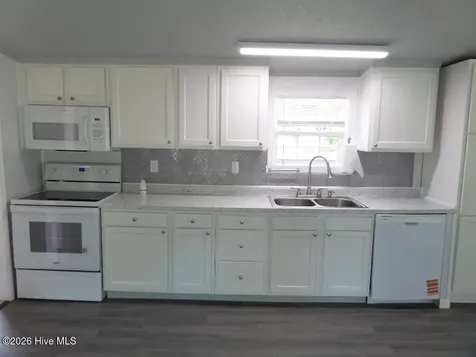 2408 Moore Avenue New Bern NC 28562