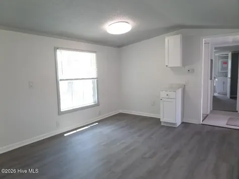 2408 Moore Avenue New Bern NC 28562