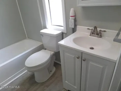 2408 Moore Avenue New Bern NC 28562