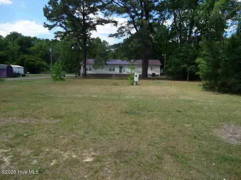 2408 Moore Avenue New Bern NC 28562