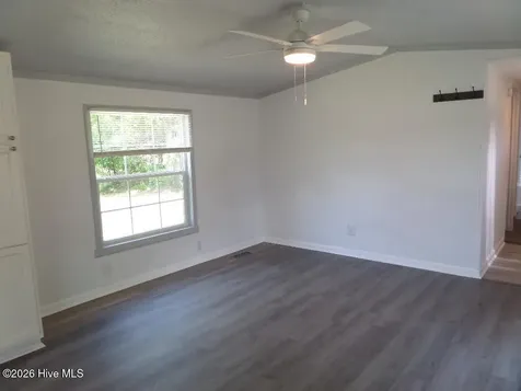2408 Moore Avenue New Bern NC 28562