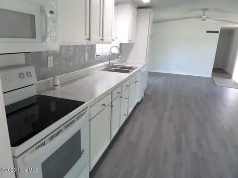 2408 Moore Avenue New Bern NC 28562