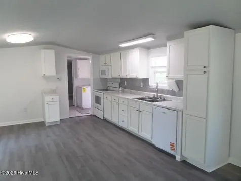 2408 Moore Avenue New Bern NC 28562