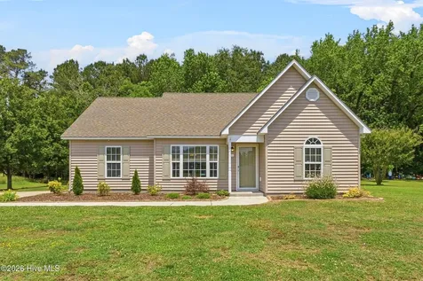 105 Henry Giddeons Drive Teachey NC 28464
