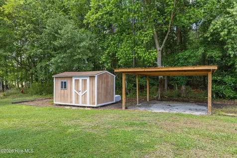 105 Henry Giddeons Drive Teachey NC 28464