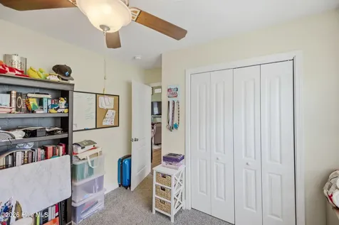 104 Van Riggs Road Hubert NC 28539