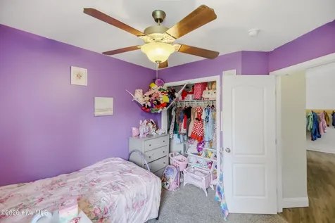 104 Van Riggs Road Hubert NC 28539