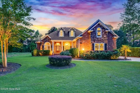 152 E Winding Way Wallace NC 28466