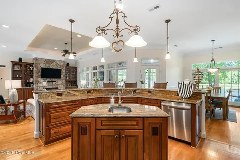 152 E Winding Way Wallace NC 28466