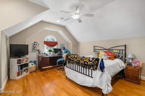152 E Winding Way Wallace NC 28466