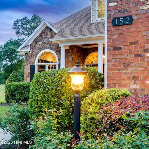 152 E Winding Way Wallace NC 28466