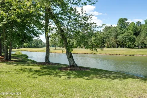 152 E Winding Way Wallace NC 28466