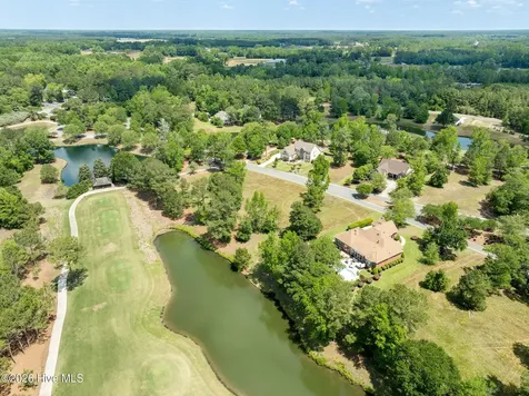 152 E Winding Way Wallace NC 28466