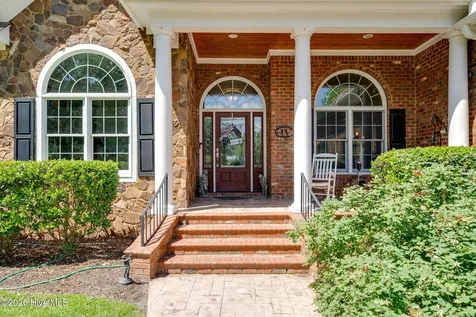 152 E Winding Way Wallace NC 28466
