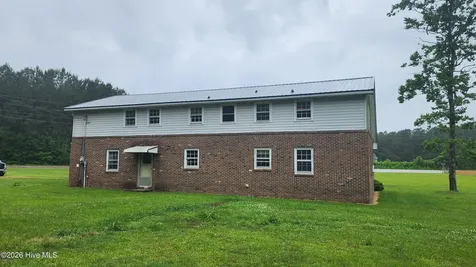 581 Hallsboro Road Clarkton NC 28433