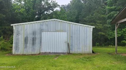 581 Hallsboro Road Clarkton NC 28433