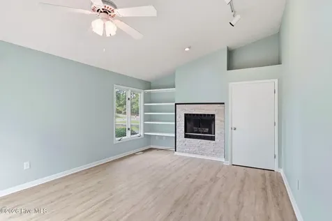 304 Lord Granville Drive Morehead City NC 28557