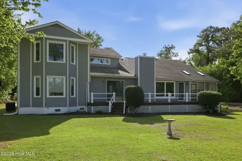 304 Lord Granville Drive Morehead City NC 28557