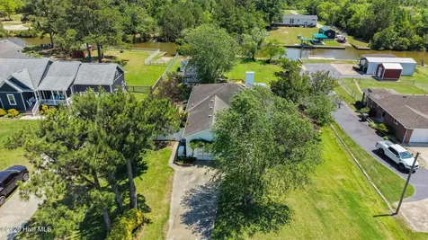 136 Simpson Road Barco NC 27917