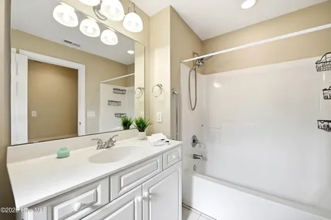 2604 Baypointe Cove Wilmington NC 28411