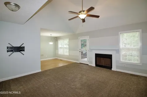 129 Lori Lane Aberdeen NC 28315