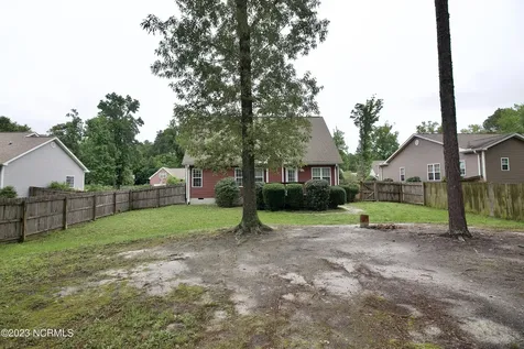129 Lori Lane Aberdeen NC 28315