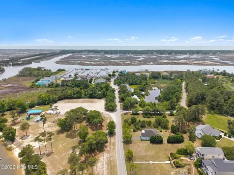 4769 Fish Factory Road SE Southport NC 28461