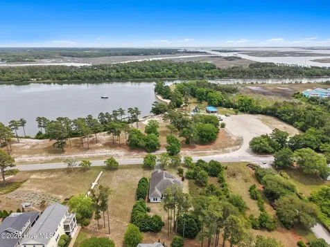 4769 Fish Factory Road SE Southport NC 28461