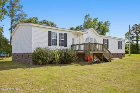 233 Baysden Pond Road Chinquapin NC 28521