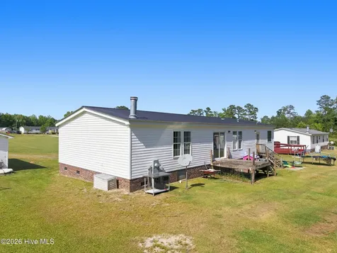 233 Baysden Pond Road Chinquapin NC 28521