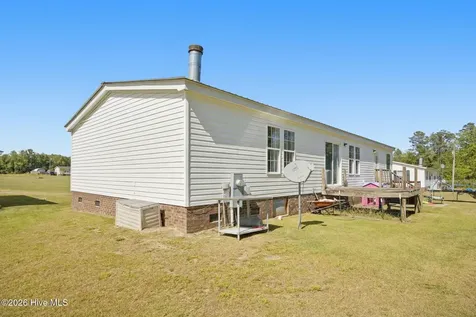 233 Baysden Pond Road Chinquapin NC 28521