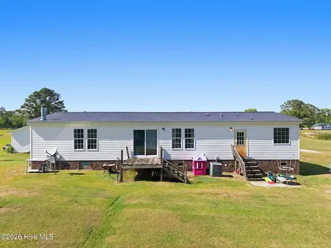 233 Baysden Pond Road Chinquapin NC 28521