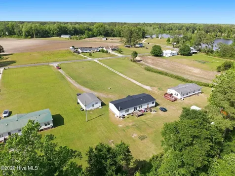 233 Baysden Pond Road Chinquapin NC 28521