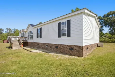 233 Baysden Pond Road Chinquapin NC 28521