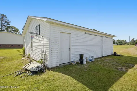 233 Baysden Pond Road Chinquapin NC 28521
