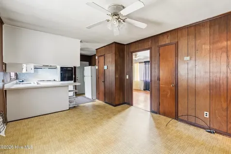 112 Jefferson Drive Hoffman NC 28347