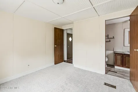 112 Jefferson Drive Hoffman NC 28347